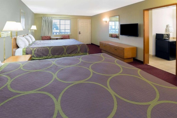 Super 8 by Wyndham Crescent City Main image