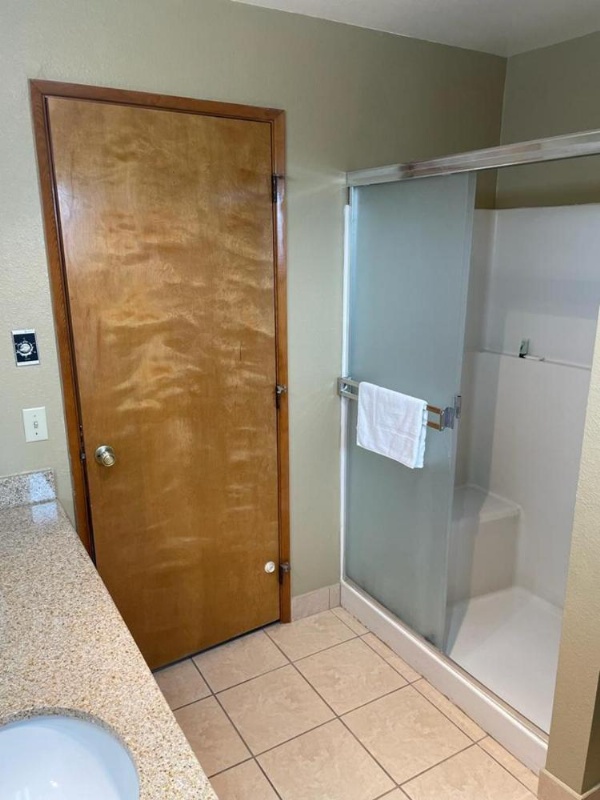 Super 8 by Wyndham Crescent City image 7